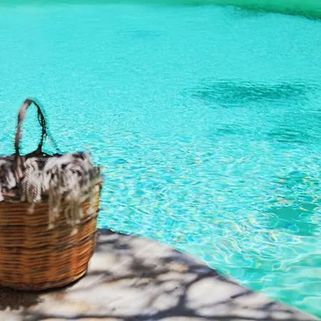 Kitrini Luxury Zenempisatika