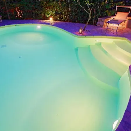 Kitrini Luxury * Zenempisatika
