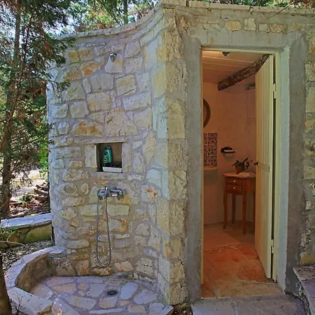 Вилла Kitrini Luxury