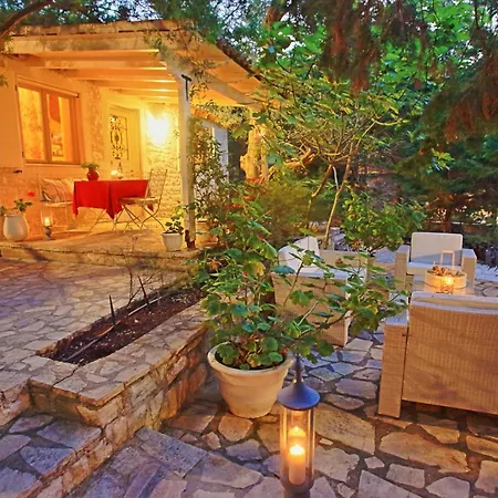 Kitrini Luxury